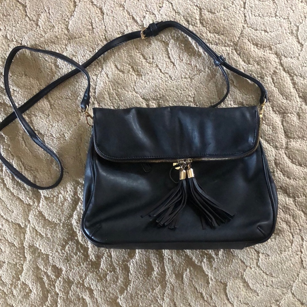 Black crossbody purse